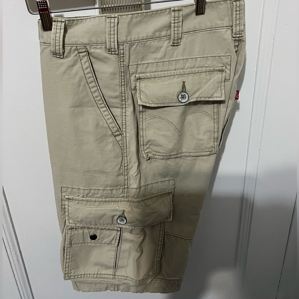 LEVI’S SHORT - Picture 4 of 10